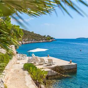 Luxury 6 Bedroom Seafront Villa with pool and Separate Apartment along Secluded Beach near Hvar Town, Sleeps 10-12